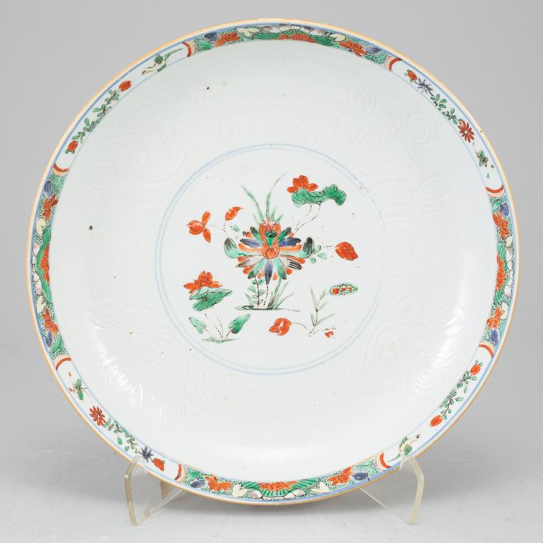 A famille verte and cafe au lait dish, Qing dynasty, Kangxi (1662-1722).