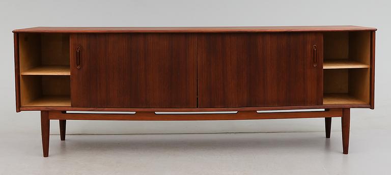 SIDEBOARD, "Cortina", Nils Jonsson, Troeds Möbelfabrik, Bjärnum, 1900-talets andra hälft.