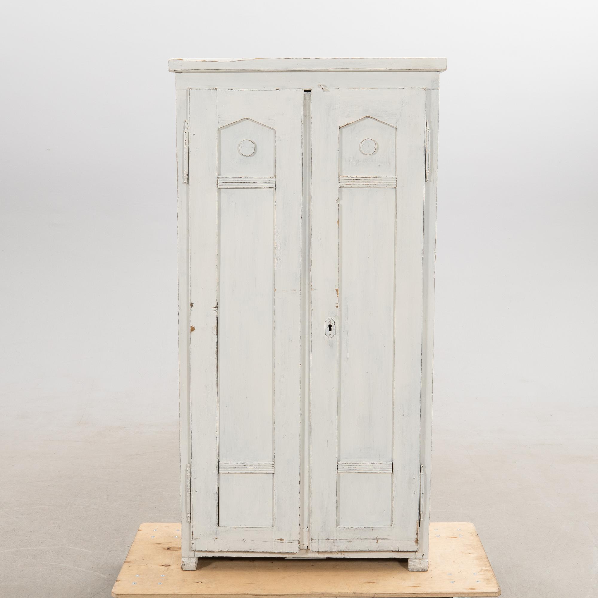 Cabinet, 20th century.