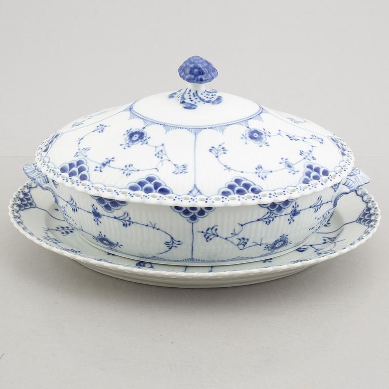 A 'Musselmalet' porcelain tureen with cover and a platter, Royal Copenhagen, Denmark 1957 and 1969-73.