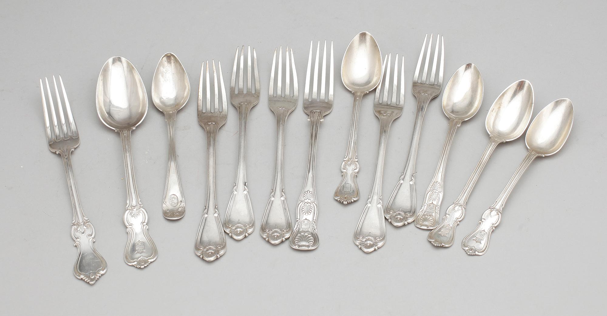 PARTI SILVERBESTICK, 13 delar, bla Gustaf Möllenborg, 1800-1900-tal. Totalvikt ca 500 gram.