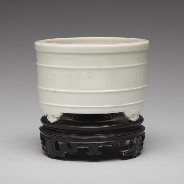 A blanc de chine censer, Qing dynasty, Kangxi (1662-1722).