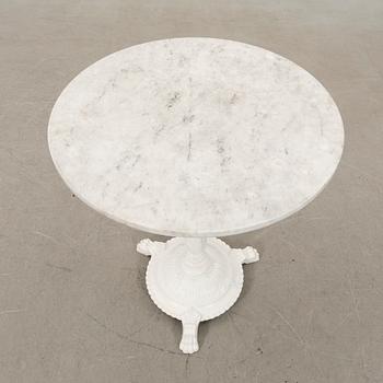 Garden table, Byarum late 20th century and chairs.