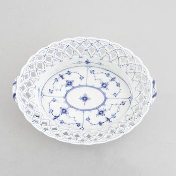 A Royal Copenhagen 'musselmalet full lace' chesnut basket with stand, (1889-1922). 1057.