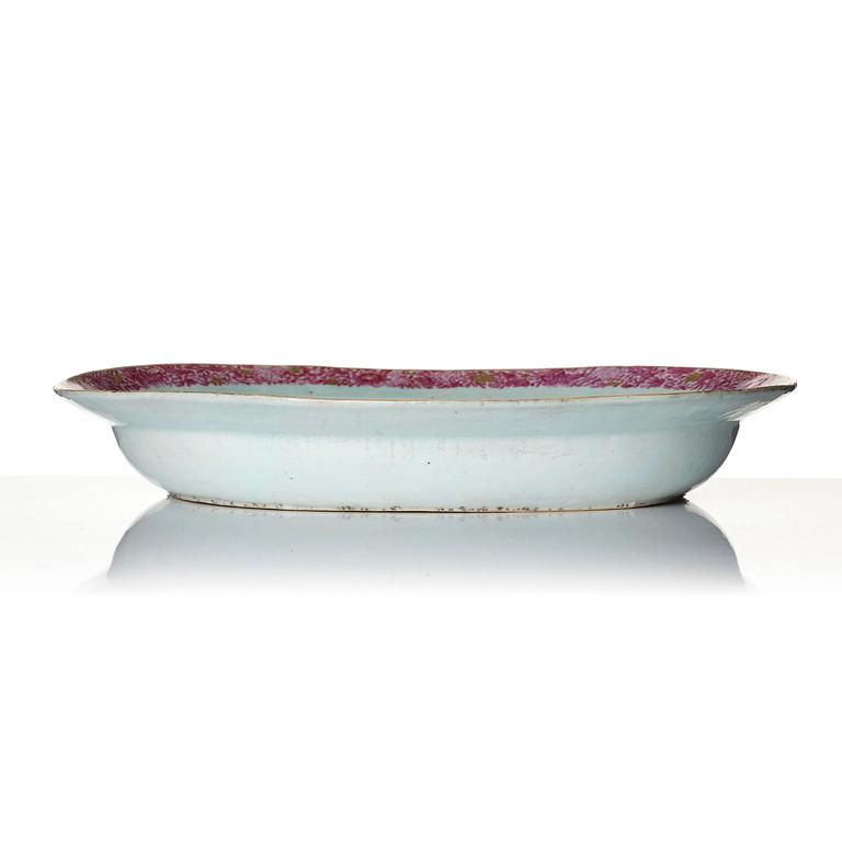 A large famille rose 'pseudo tobacco leaf' serving dish, Qing dynasty, Qianlong (1736-95).