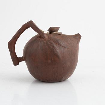 Two Chinese yixing ware teapots, late Qing dynasty / early 20th century.