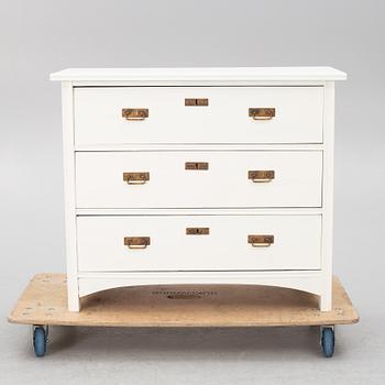 Chest of drawers, early 20th century.