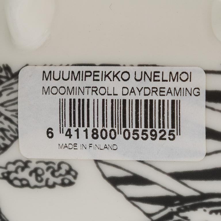 Muminmugg, "Mumintrollet dagdrömmer", porslin, Moomin Characters, Arabia 2005.