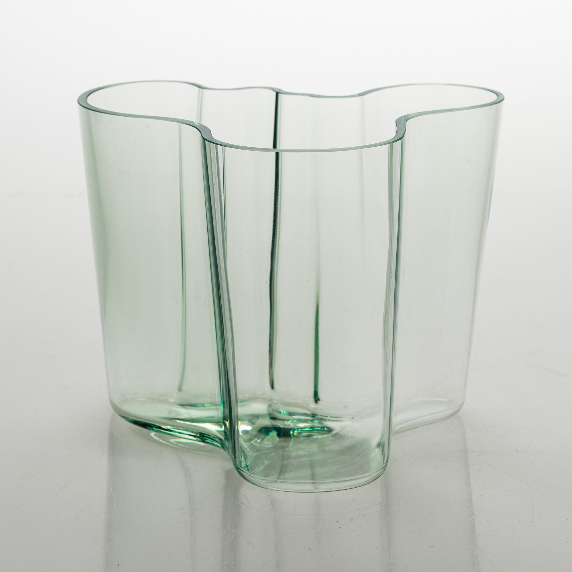 Alvar Aalto, A '3030' vase signed, Alvar Aalto 100 Iittala 1998