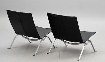 POUL KJAERHOLM, fåtöljer, ett par, "PK-22", Fritz Hansen. 1999.