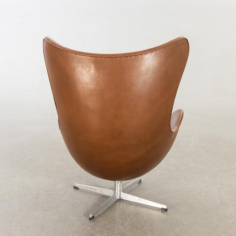ARNE JACOBSEN, A easy chair "Egg chair" designed for Fritz Hansen, Denmark.