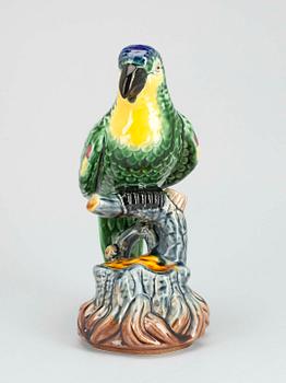 FIGURIINI, majolika, epäselvä leima, mahdollisesti Englanti 1900-luku.