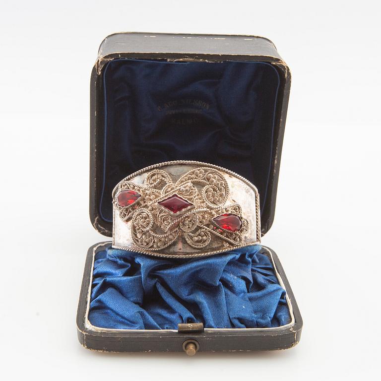 Bracelet of silver and faceted glass, second half of the 19th century.