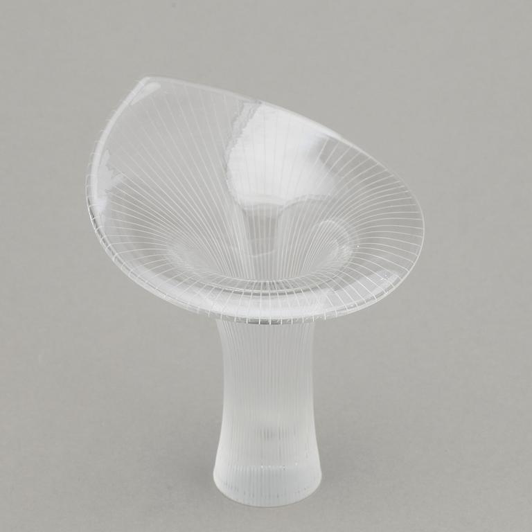 VAS, glas, "Kantarelli" Tapio Wirkkala, Iittala, omkring 1900-talets mitt.