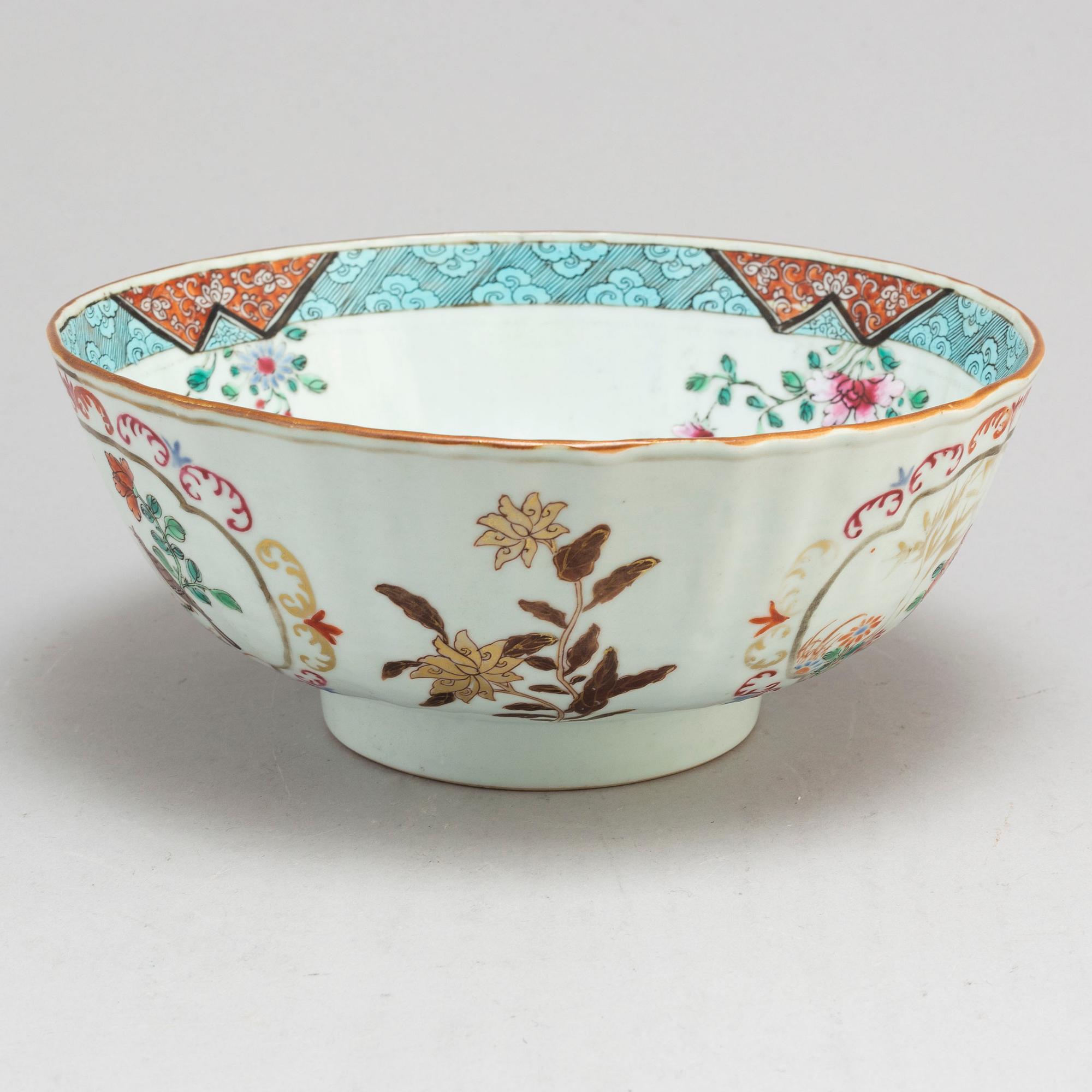A famille rose export porcelain bowl,