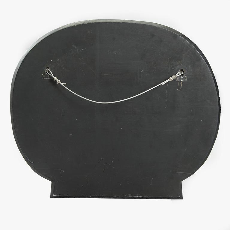 Birger Kaipiainen, reliefi, signeerattu Kaipiainen.