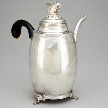 KAFFEKANNA, silver, empir, Daniel Hallman, Stockholm 1815. Vikt ca 842 g.