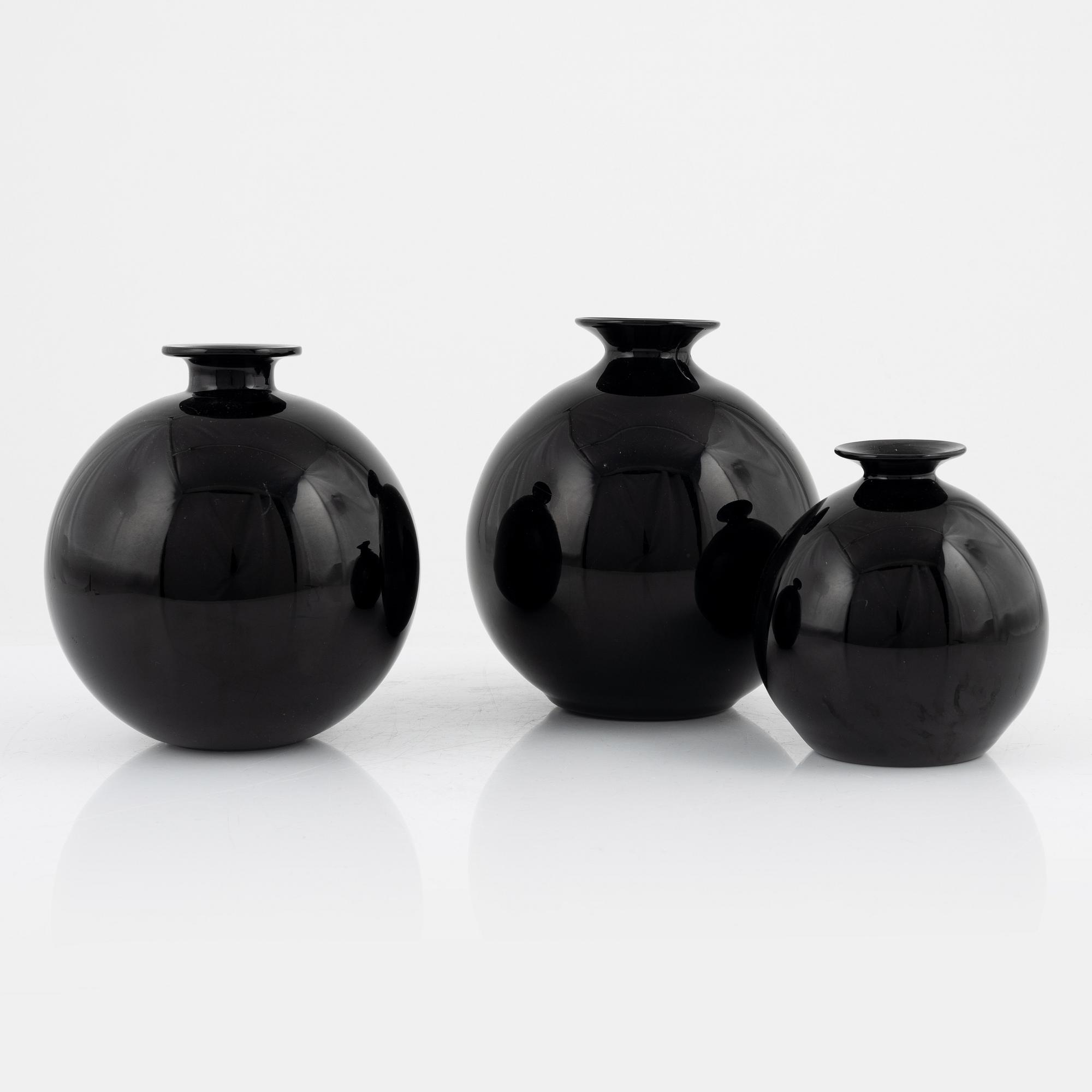 Harald Notini, a set of three 'Flower Ball' vases from Böhlmarks/Pukeberg, 1930's.