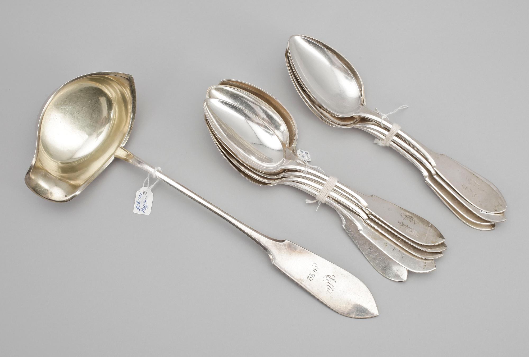 MATSKEDAR, 12 st samt SOPPSLEV. Silver. Finland. Total vikt ca 705 g.