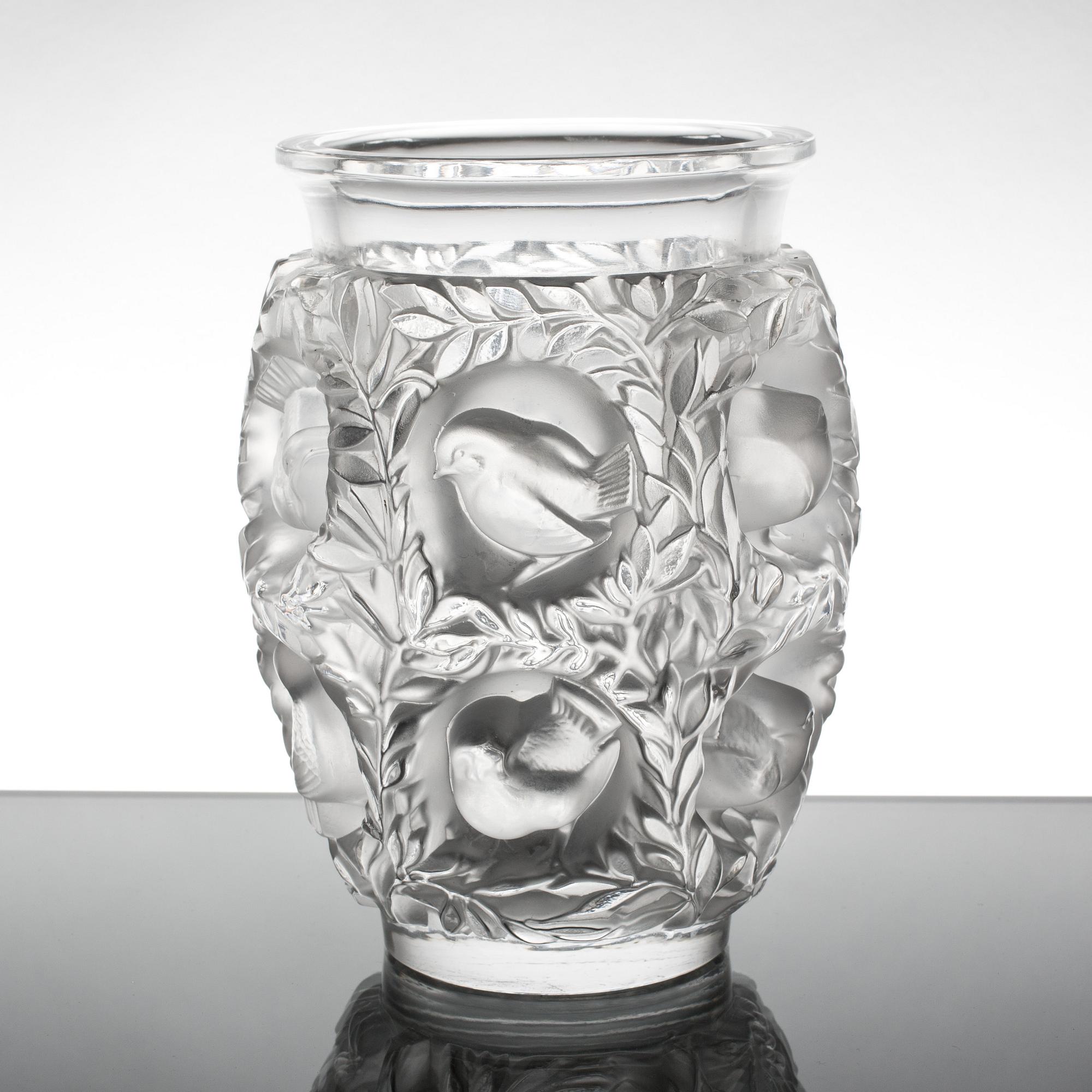 VAS, glas. Sign Lalique, France.