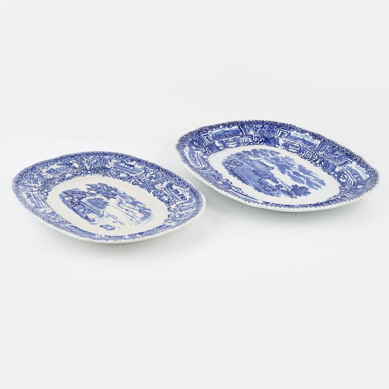 Rörstrand, a creamware dinner service, model 'Svenska Slott' (141 pieces).