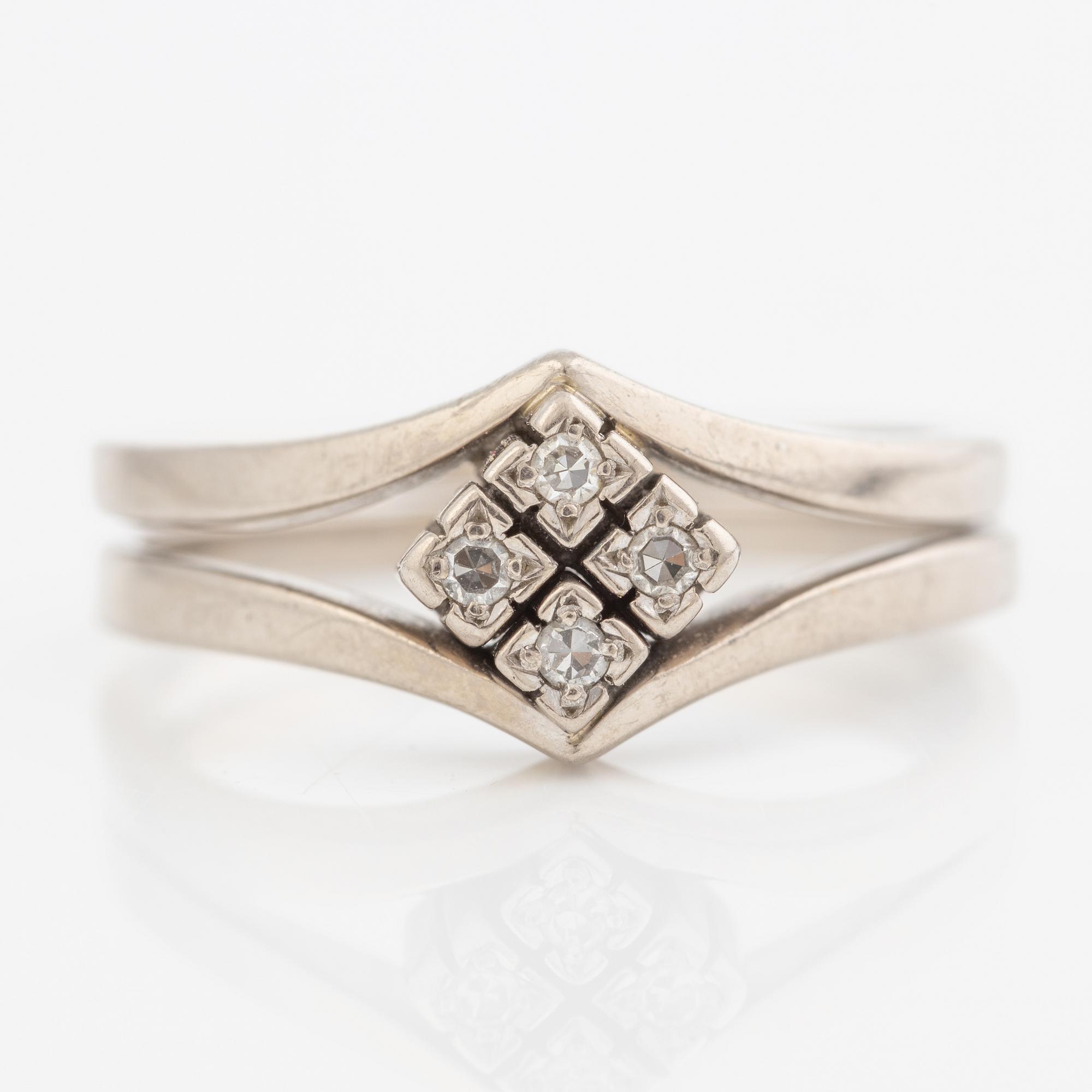Rings, two pieces, 18K white gold with small eight-cut diamonds.