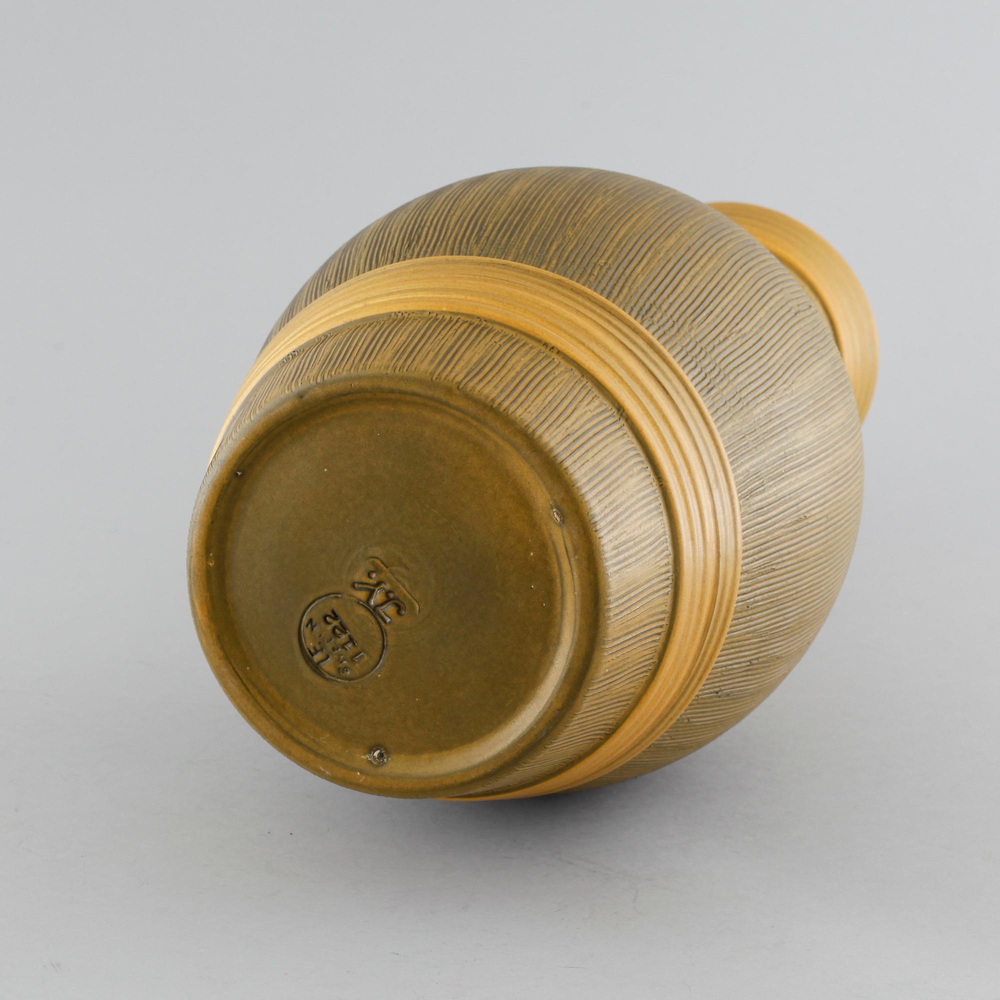 IRMA YOURSTONE, vas, keramik, Upsala-Ekeby, 1900-talets andra hälft.