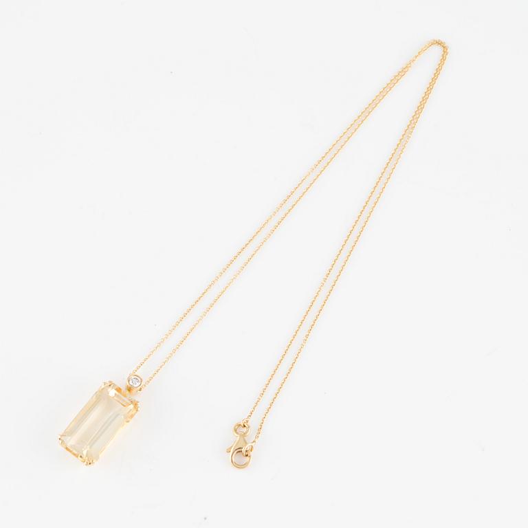 Collier, guld, smaragdslipad citrin med briljantslipad diamant.