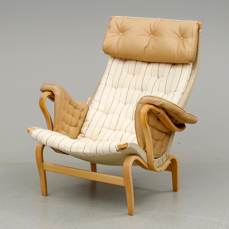 FÅTÖLJ, "Pernilla", Bruno Mathsson, Dux, 1900-talets andra hälft.