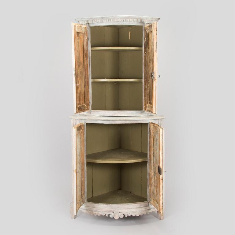 A Swedish Gustavian corner cabinet, circa 1800.