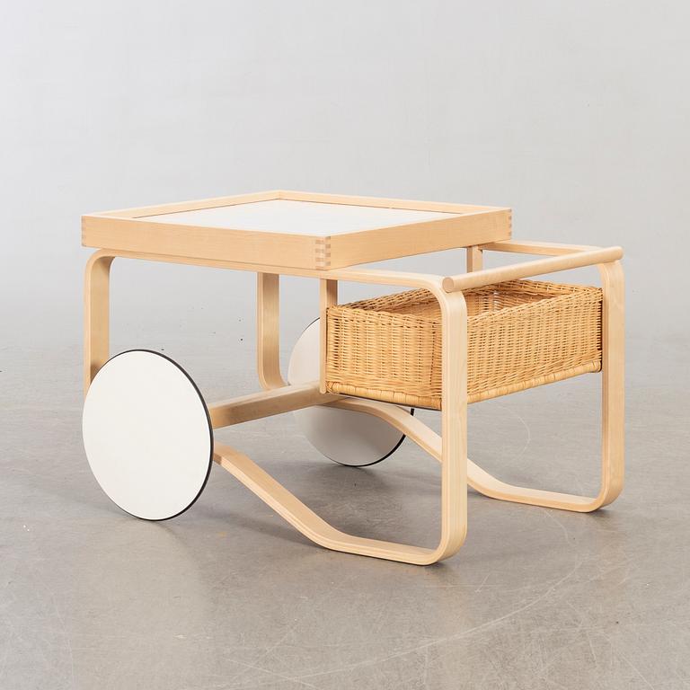 ALVAR AALTO, serveringsvagn, "modell 900", Artek, 1900-talets senare del/2000-tal.