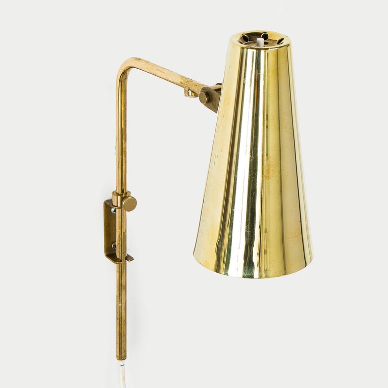 Paavo Tynell, a brass wall light model 9459, Idman, Finland 1960s.