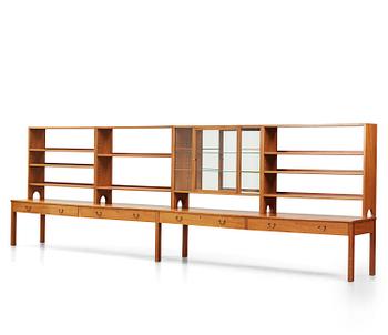282. Josef Frank, bokhylla, modell "B 1142", Firma Svenskt Tenn, 1900-talets mitt.