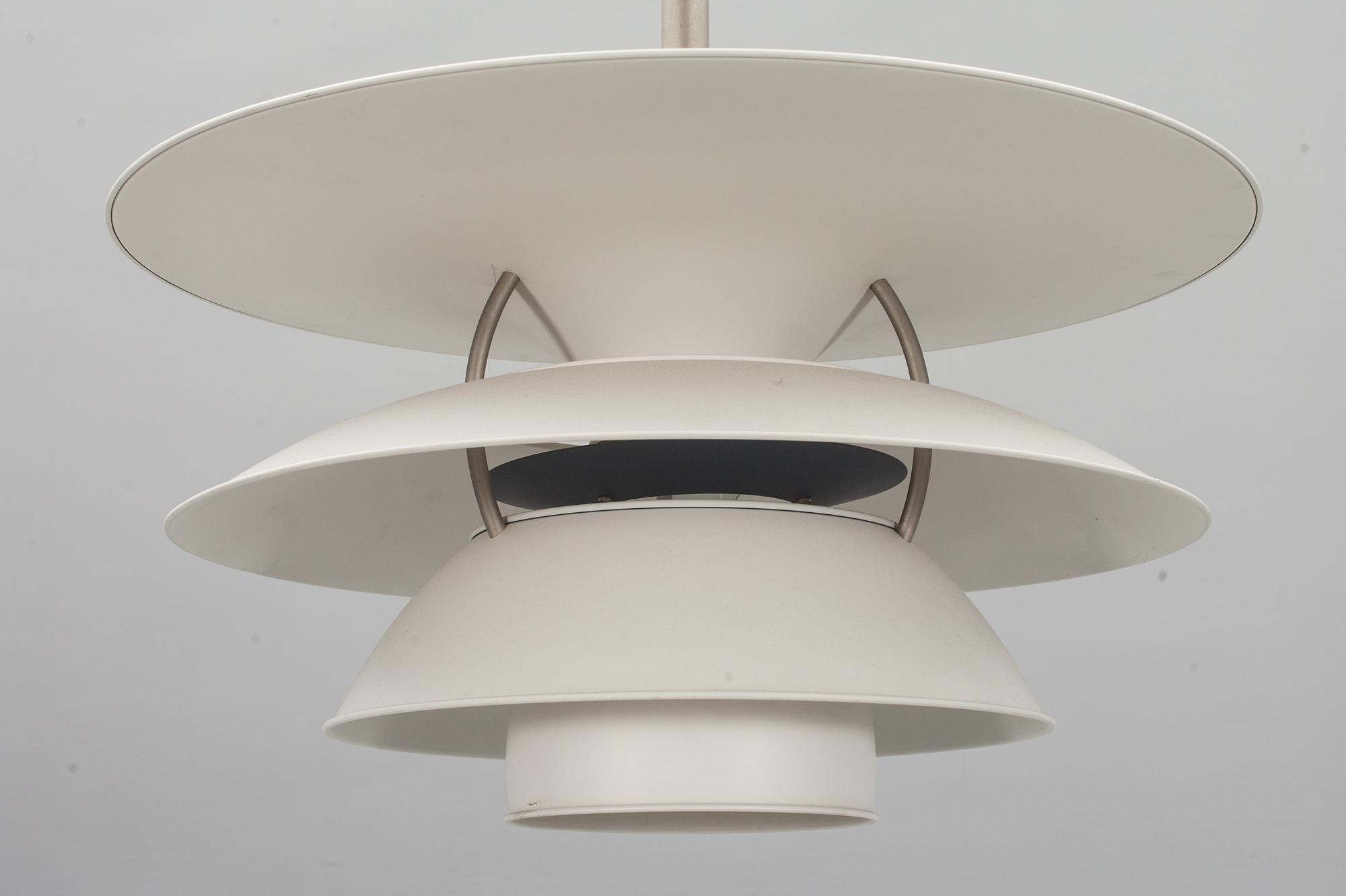 TAKLAMPA, "Charlottenborg PH 6 1/2-6", Ebbe Christensen, Sophus Frandsen och Poul Henningsen, Louis Poulsen.