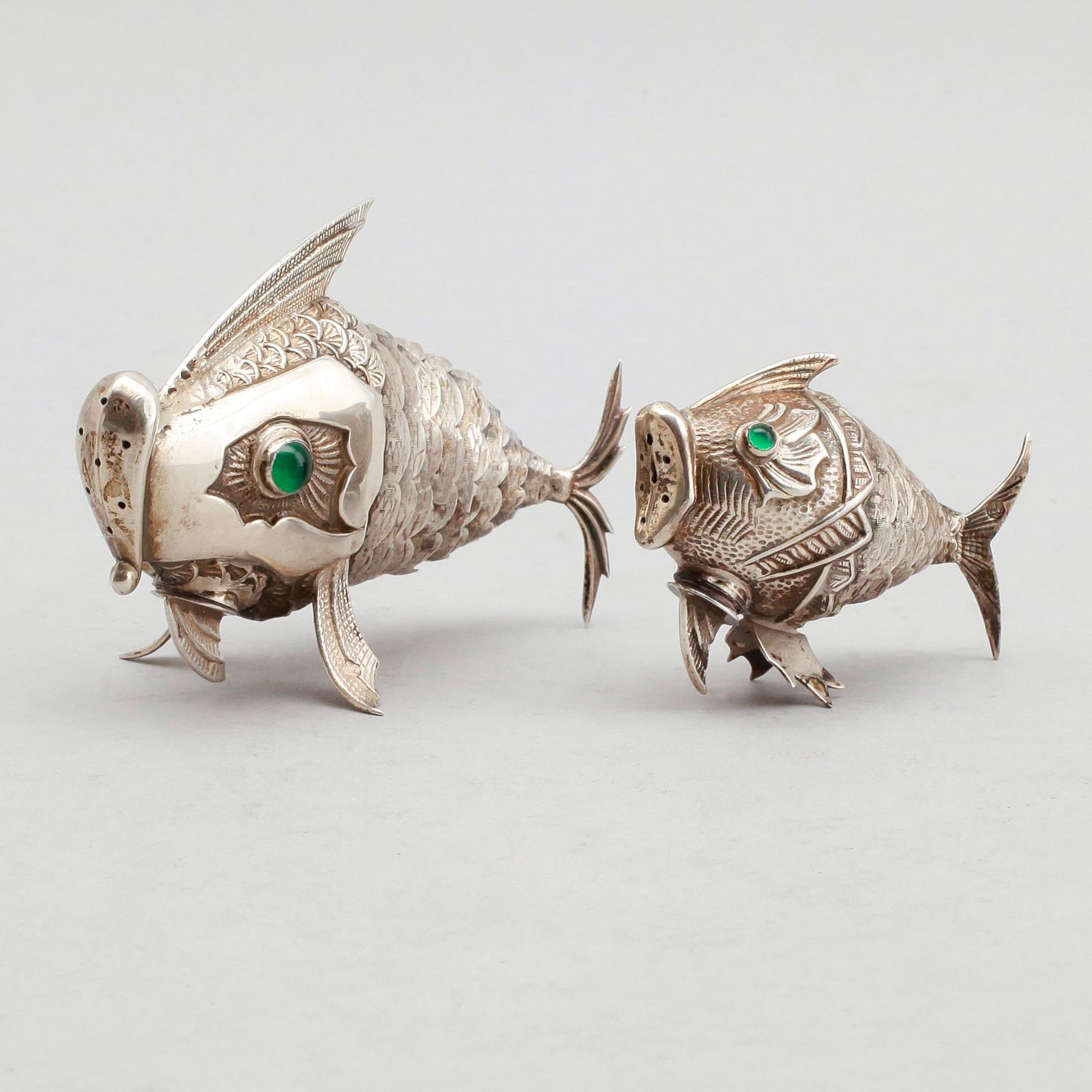 PEPPARKAR, 2 st, silver, Spanien, 1900-tal. Vikt ca 73 gram.
