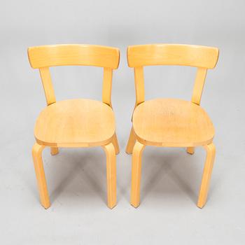 Alvar Aalto, tuoleja, 4 kpl, malli 69 Artek, 1900-luvun loppu.