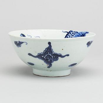 A Chinese blue and white porcelain bowl, 18th century.