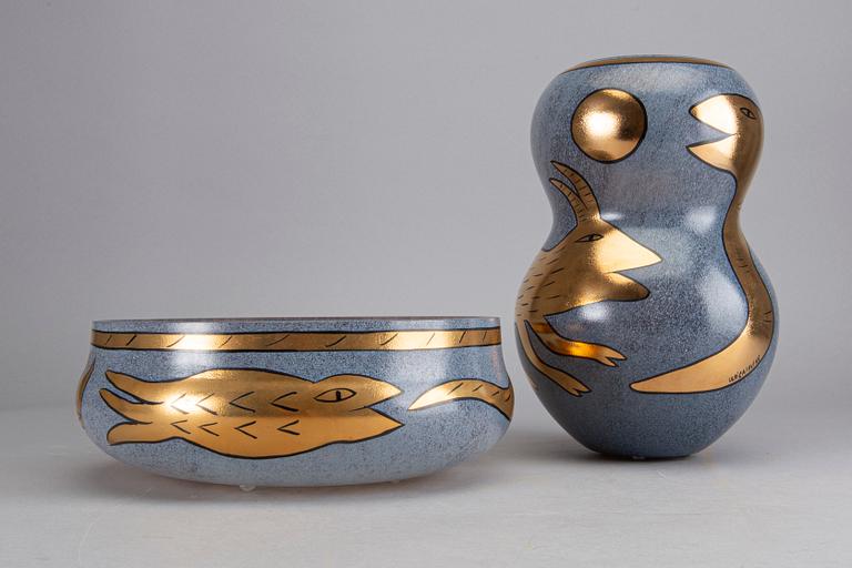 AN ULRICA HYDMAN-VALLIEN VASE AND BOWL, glass, signed Kosta Boda artist collection.