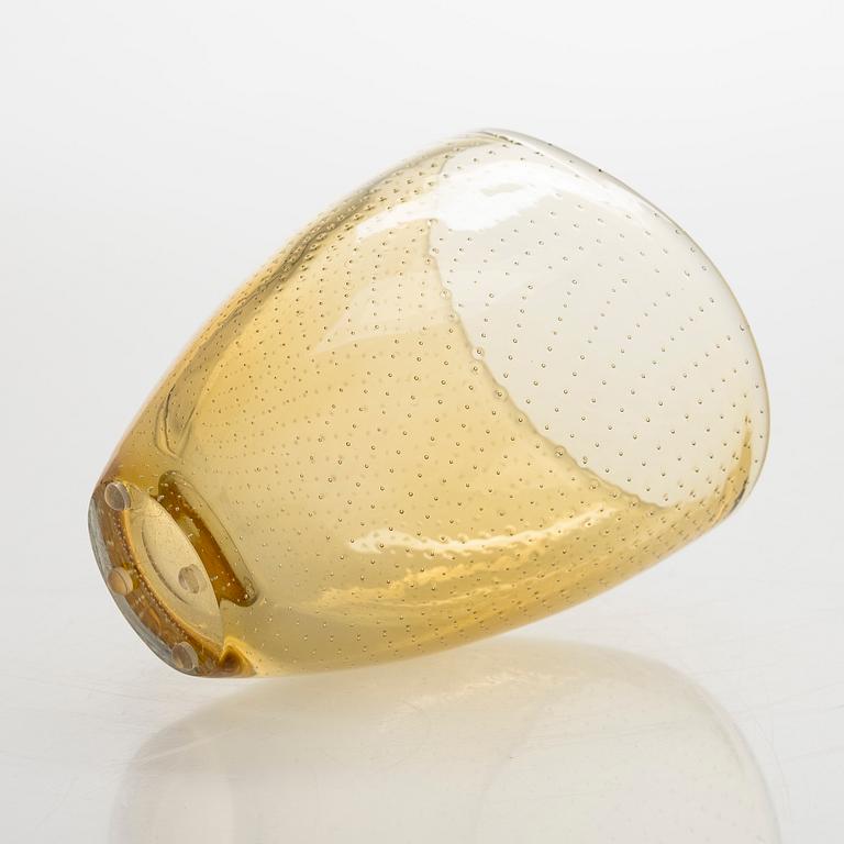 Gunnel Nyman, vas, modell "GN 16", signerad G. Nyman Nuutajärvi Notsjö.