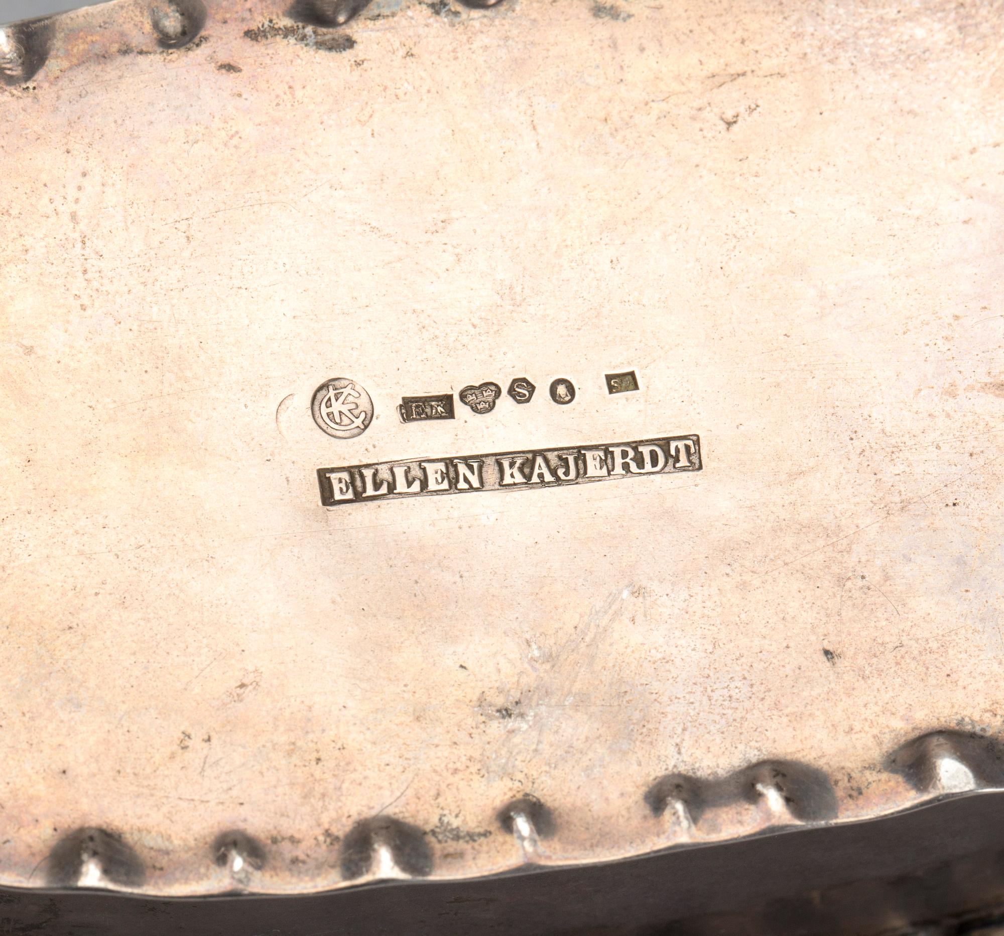 ASK MED LOCK, silver, Ellen Kajerdt, Stockholm 1920, vikt ca 86 gram.