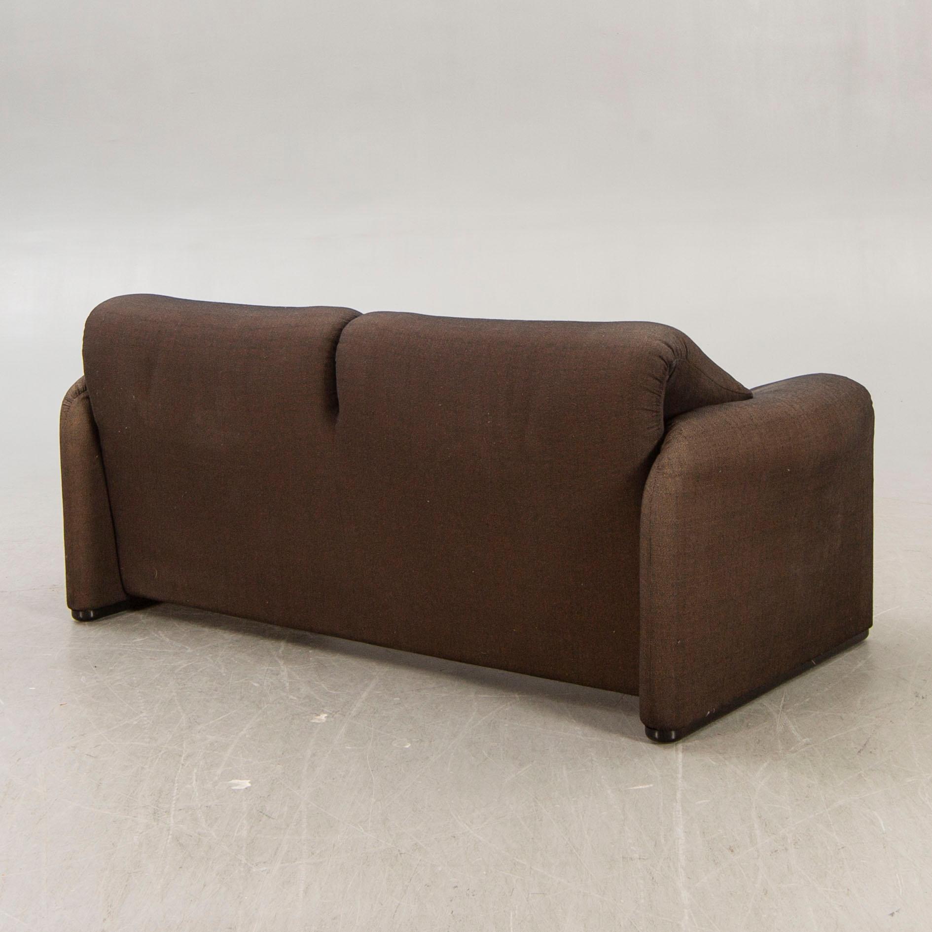 Vico Magistretti, sofa, "Maralunga", for Cassina, late 20th century.