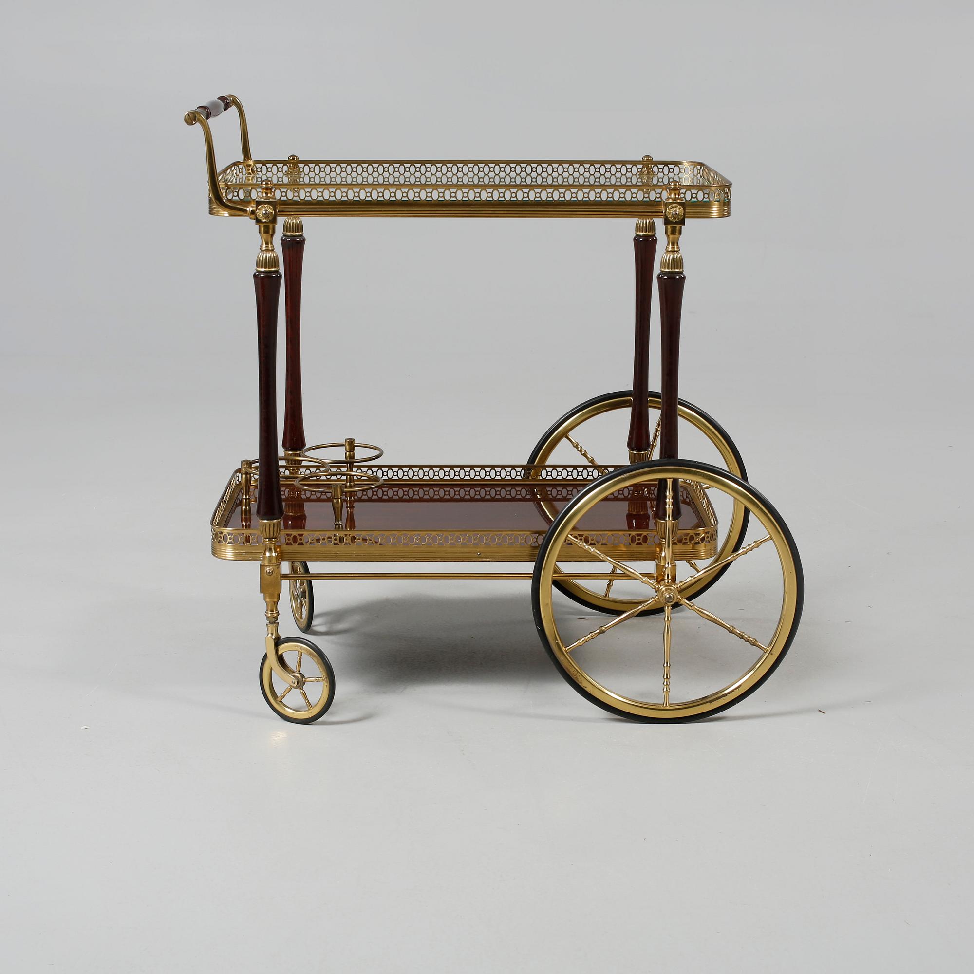 SERVERINGSVAGN, 1900-talets fjärde kvartal.