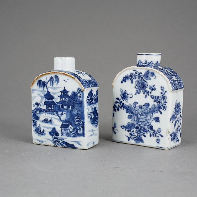 TEDOSOR, 2 st. Kompaniporslin, Kina, Qianlong (1736-1795).