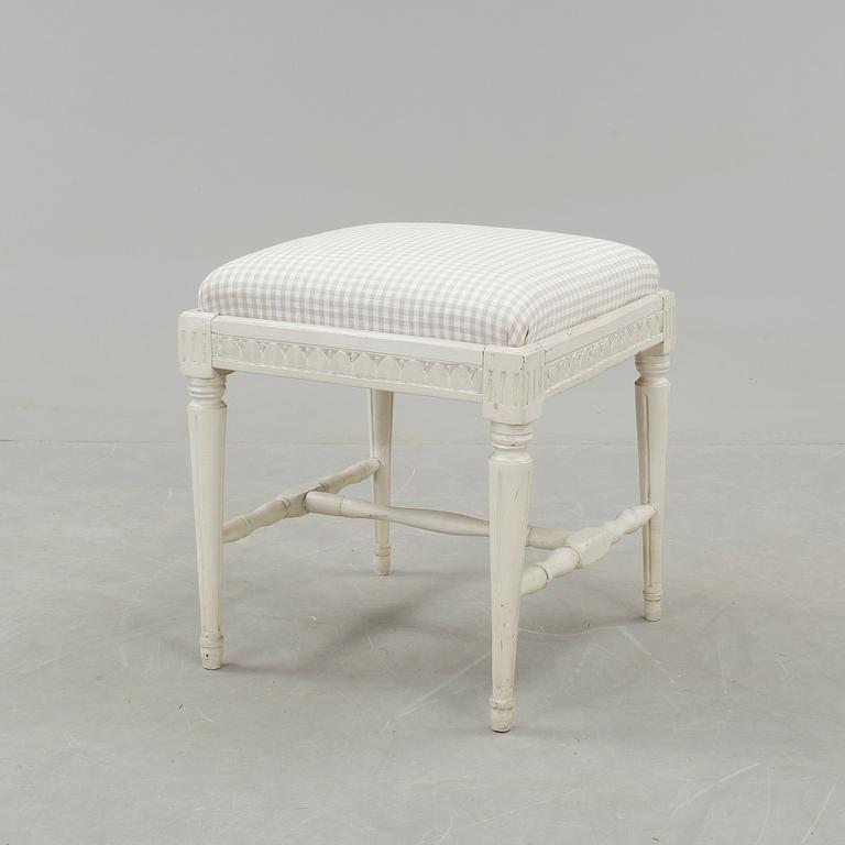 TABURETT, gustaviansk, 1700-talets andra hälft.