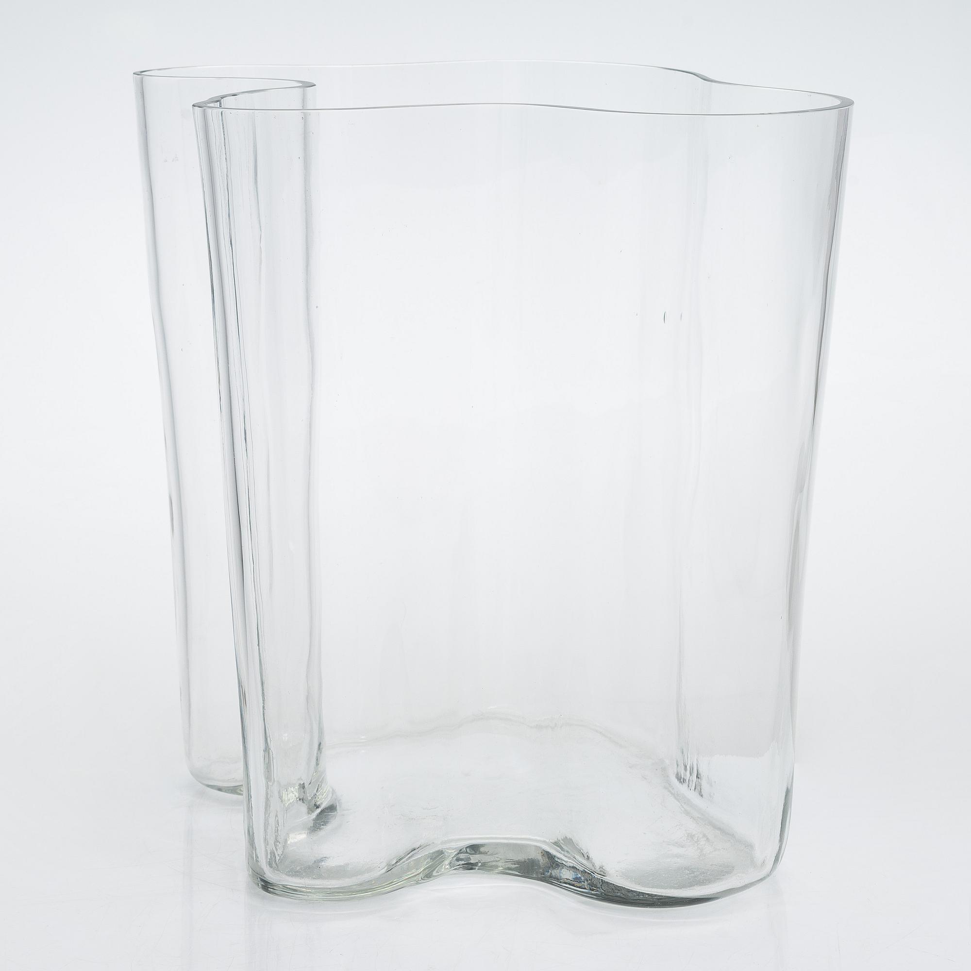 Alvar Aalto, a '3031' vase signed Alvar Aalto 3/1983.