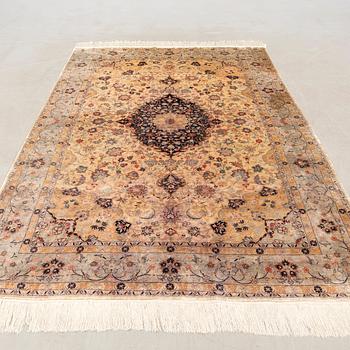 Matta  Orientalisk troligen Indien old silke ca 276x157 cm.