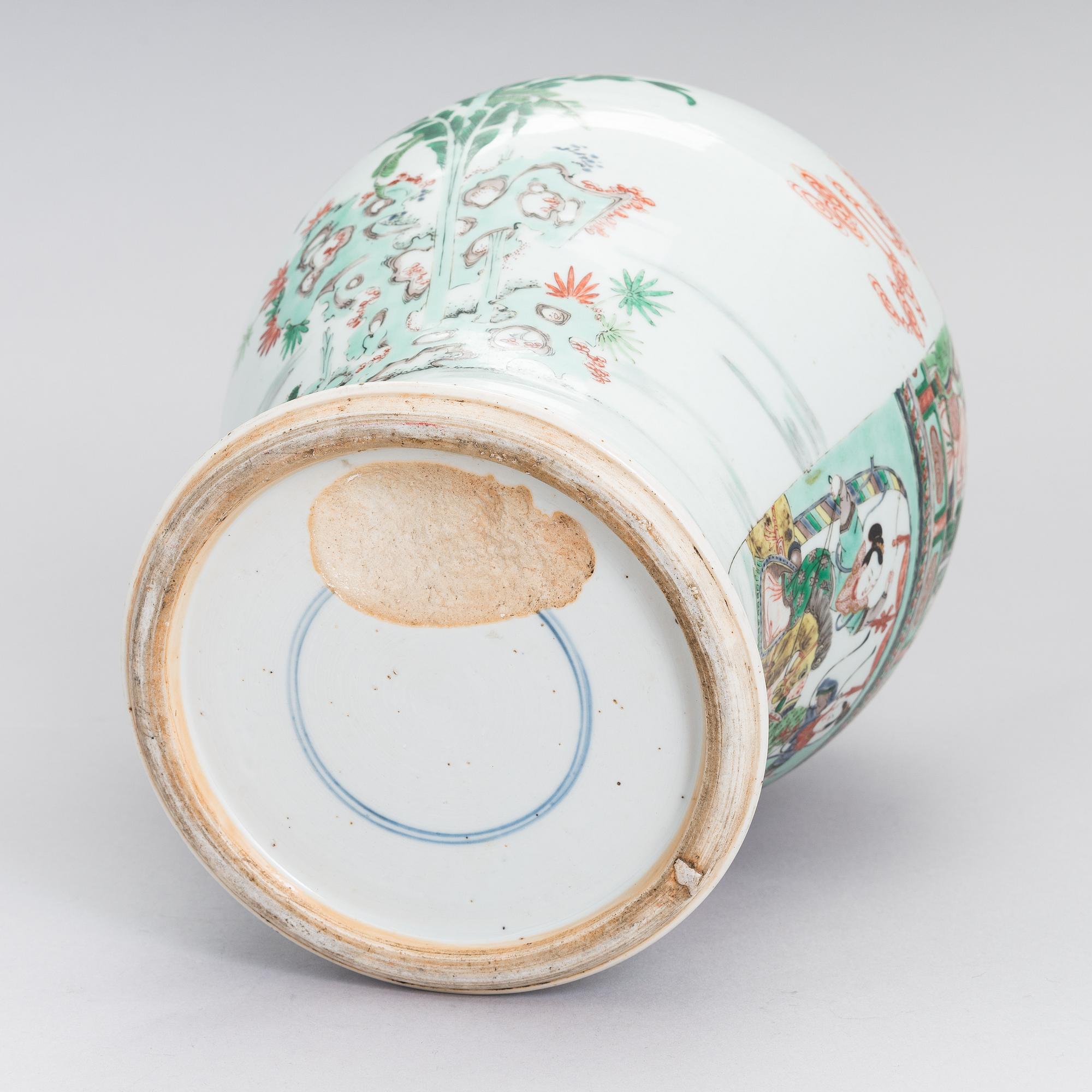 Vas, porslin, Kangxistil, sen Qingdynasti, 1800-tal.