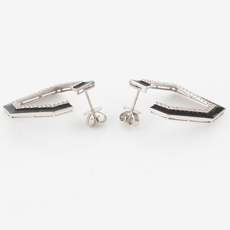 A pair of earrings in 18K white gold with enamel and round brilliant-cut diamonds.