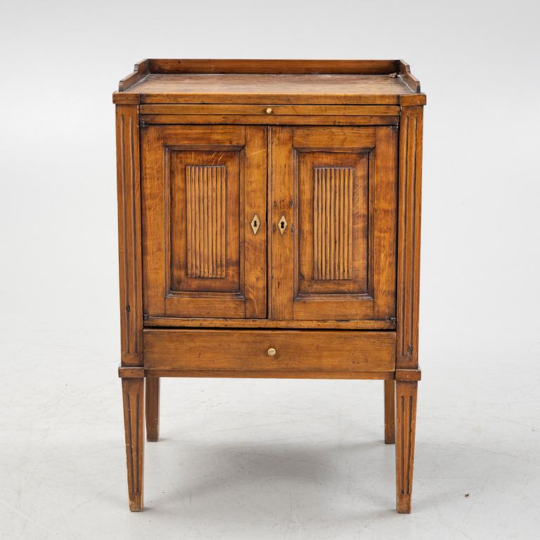 A late Gustavian bedside table from around the year 1800.