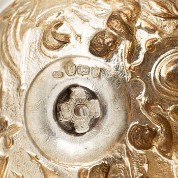 Dryckeskanna, silver, möjligen Hannover 1800-tal, importstämplad London 1878.